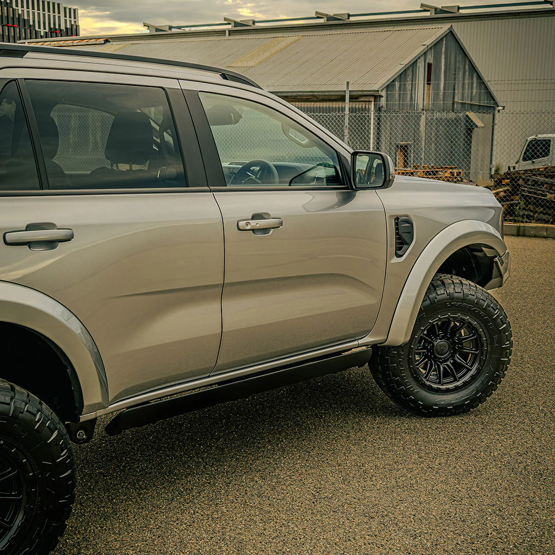 NEXT GEN EVEREST - ELECTRIC SIDE STEPS (MY2022+) VIKOR INDUSTRIES
