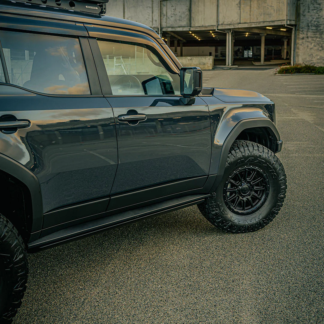 TOYOTA PRADO 250 SERIES - ELECTRIC SIDE STEPS VIKOR INDUSTRIES