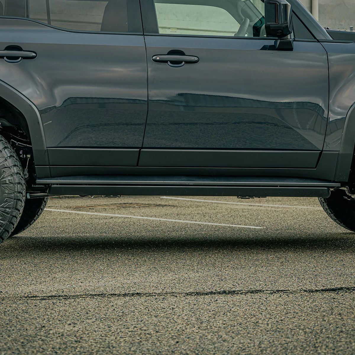 TOYOTA PRADO 250 SERIES - ELECTRIC SIDE STEPS VIKOR INDUSTRIES