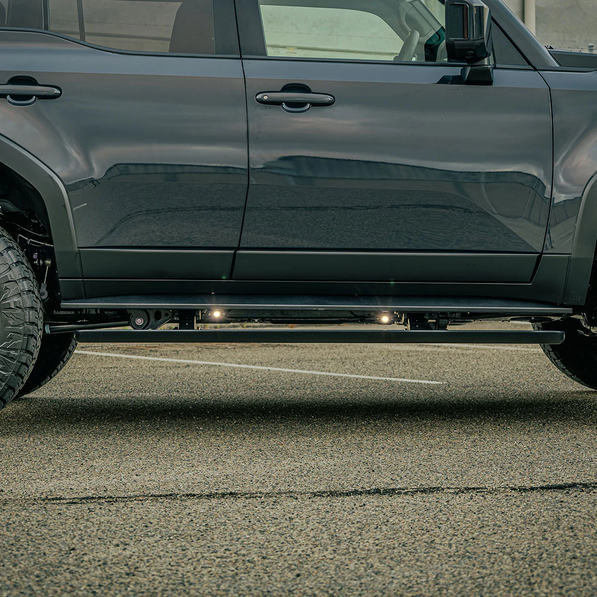 TOYOTA PRADO 250 SERIES - ELECTRIC SIDE STEPS VIKOR INDUSTRIES