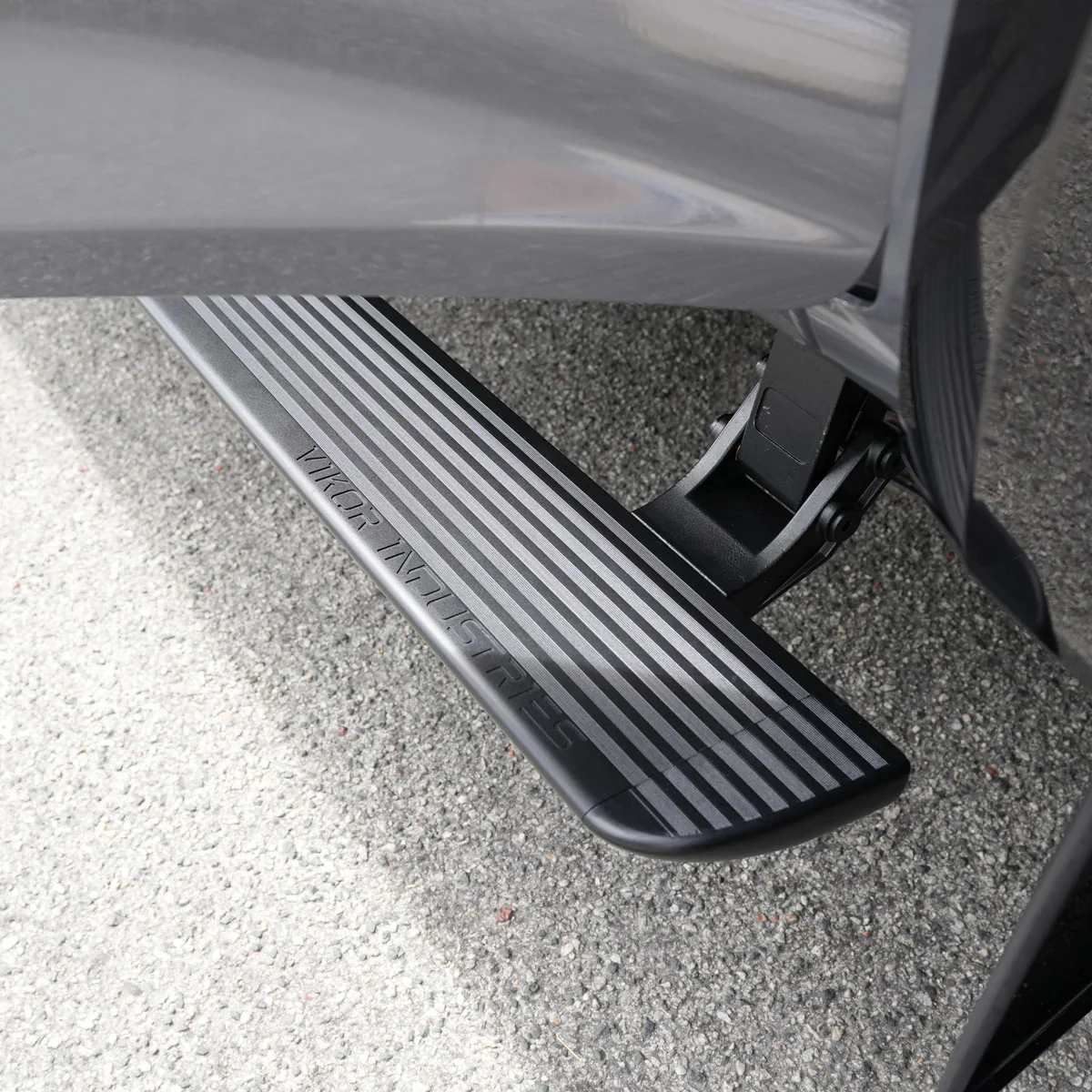 MAZDA BT50 (2020+) ELECTRIC SIDE STEPS