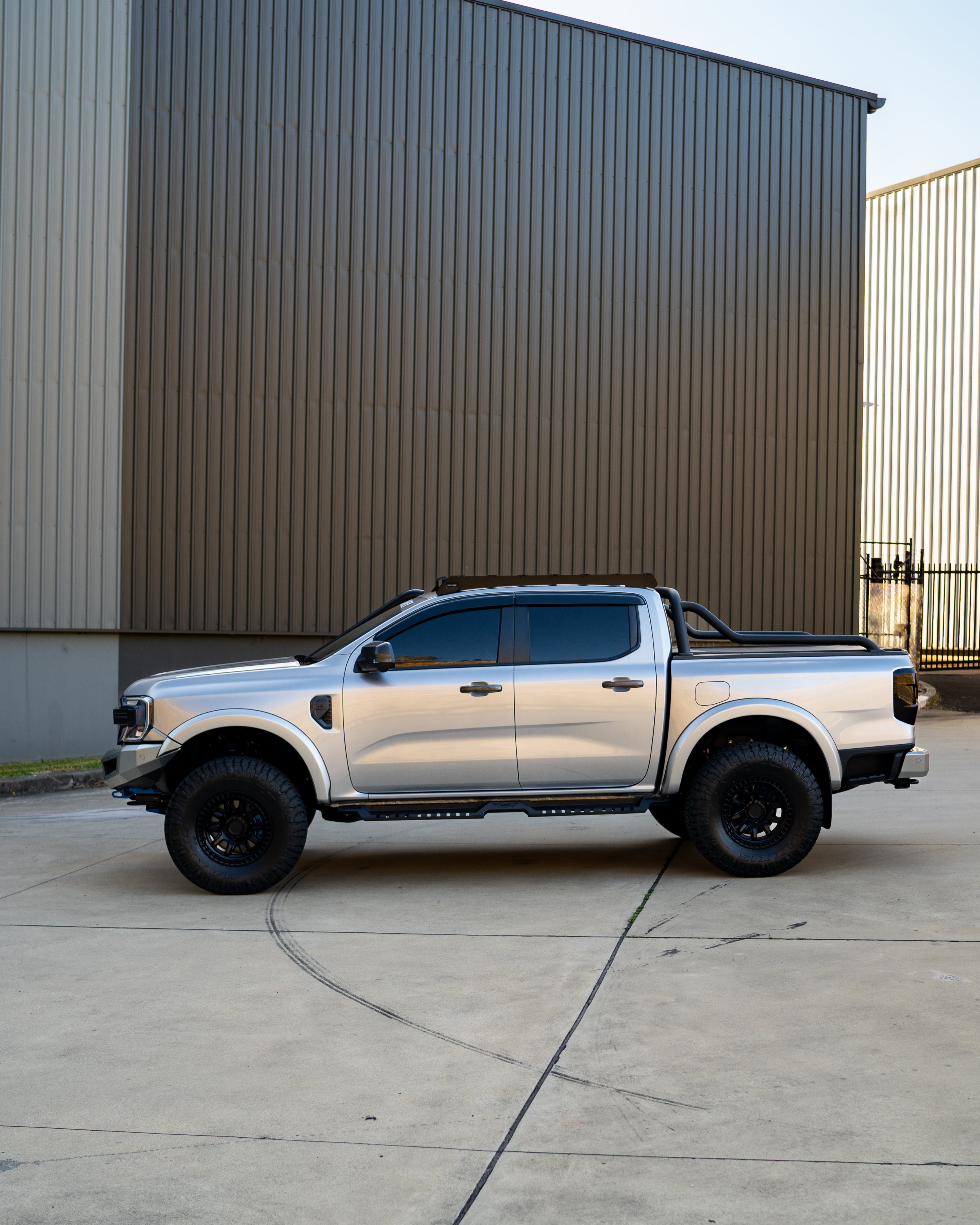 Rh Side Step ELECTRIC SIDE STEPS – RH AUTO